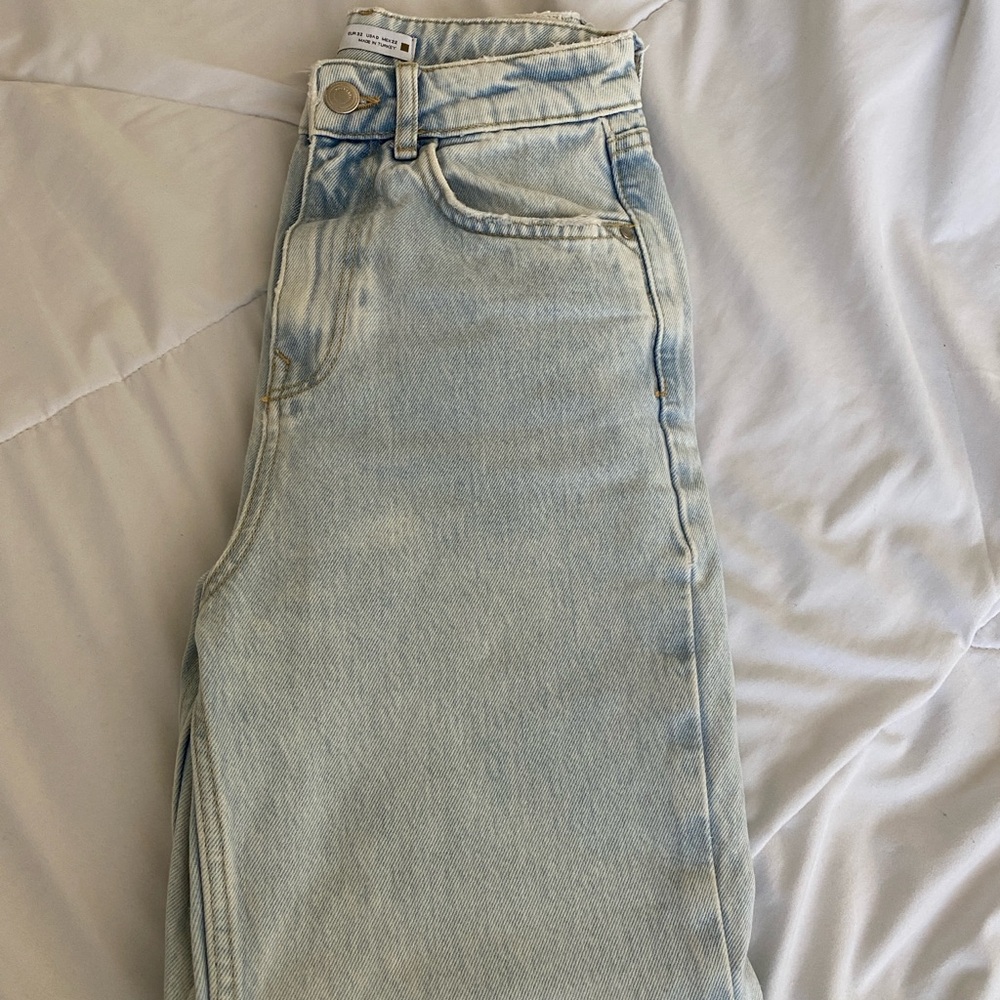 Zara Mom fit women jeans in light blue, size 0.